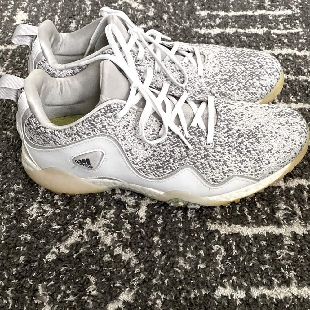 Selling nice pair of Adidas boost golf soft spikes.